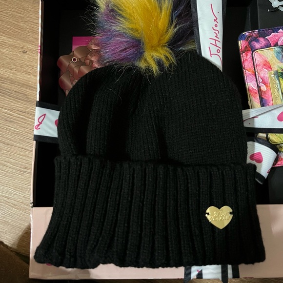 Two piece Betsey Johnson gift set. Hat/Wristlet - Picture 3 of 4